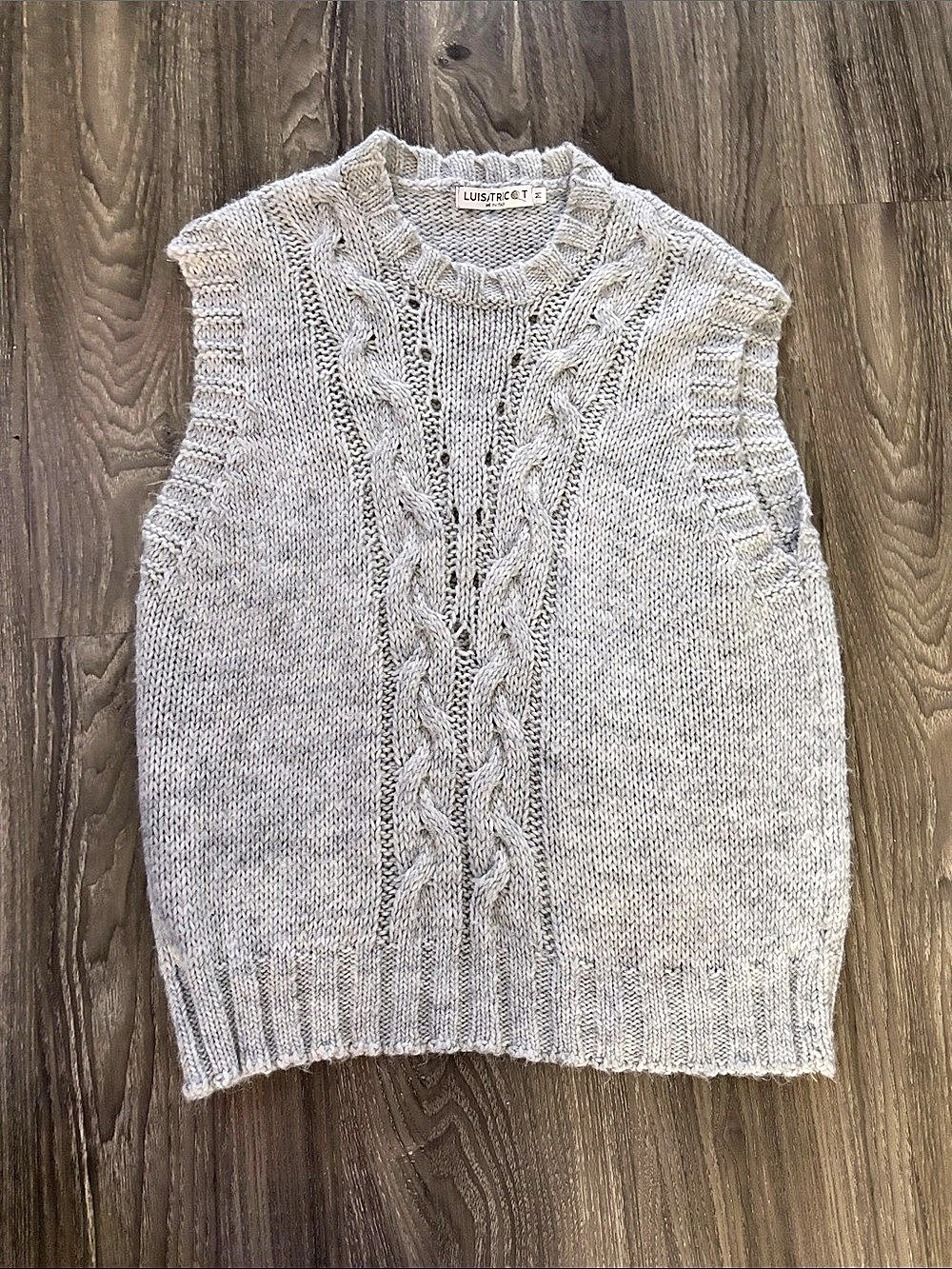 LUISA TRICOT Cable Knit Sweater Vest
